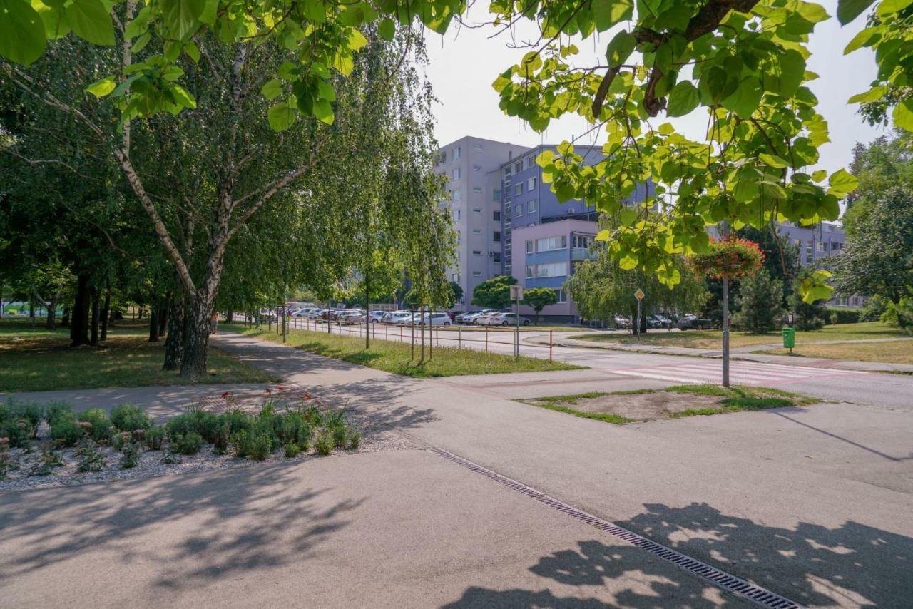 Vesna Convenient Apartment Bratysława Zewnętrze zdjęcie